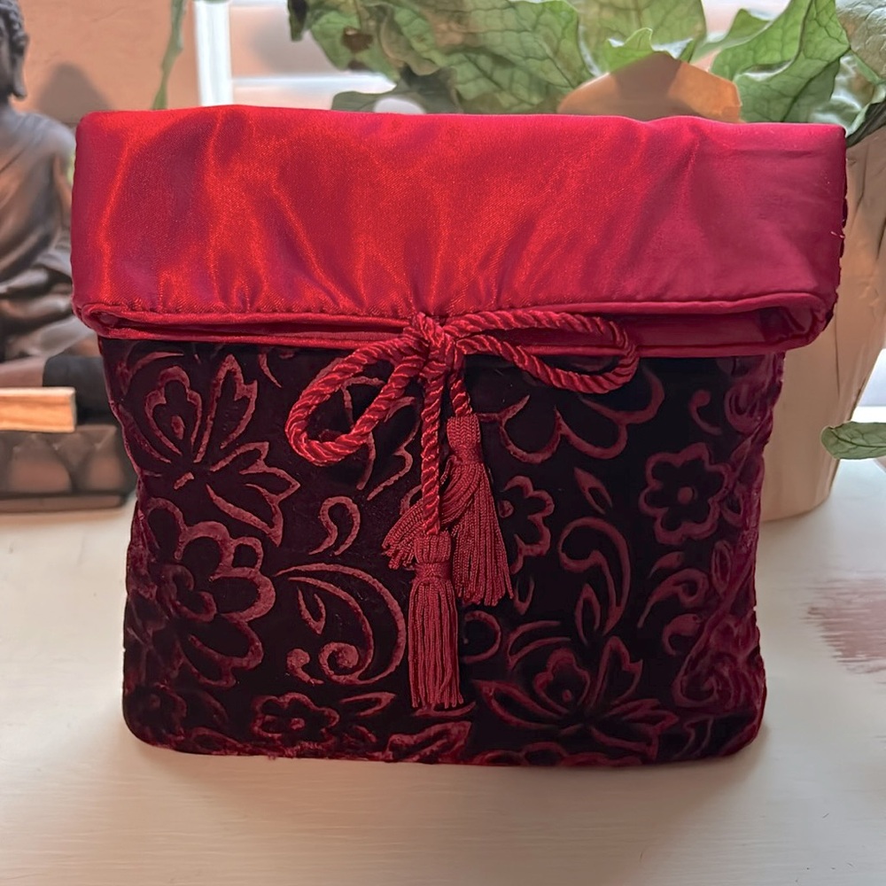 Guerlain Paris Velvet and Satin toiletry bag